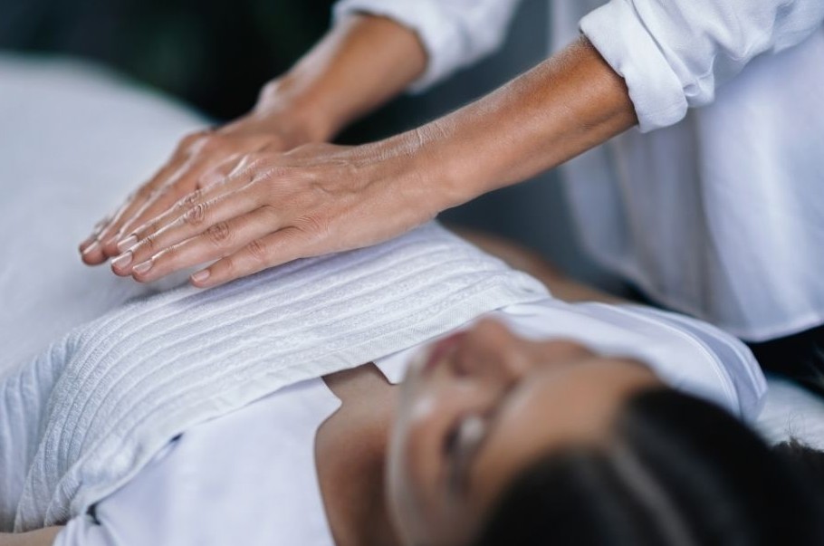 Hands-on reiki healing